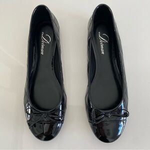 Delman Black quilted patent leather Flats cap toe bow flats